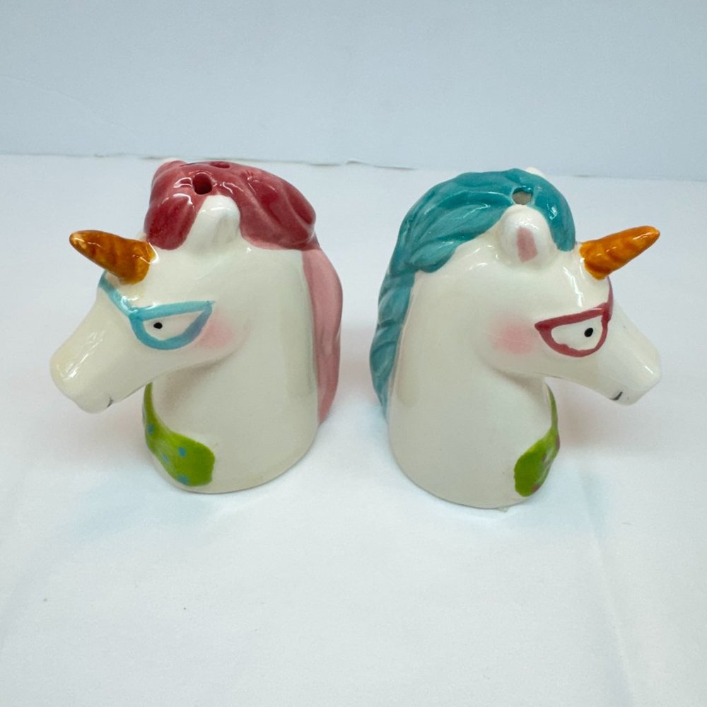 Novelty White Unicorns Ceramic Salt and Pepper Shakers with Glasses